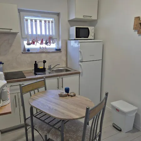 Emanuel Apartment *