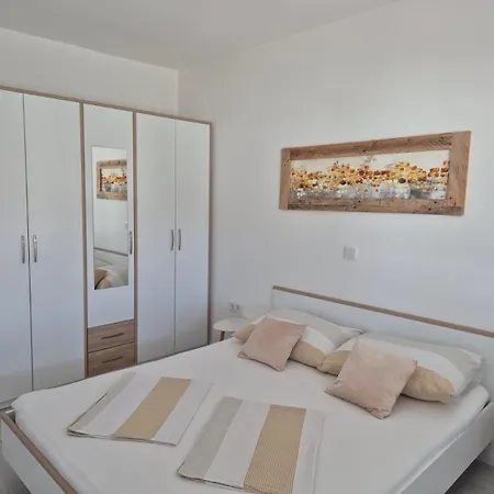 Emanuel Appartement *